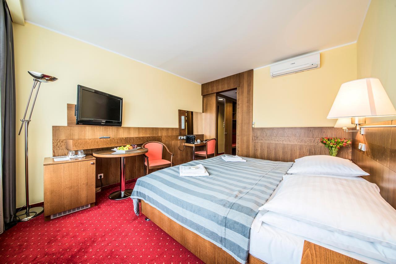 Hotel Jana Přerov Exteriör bild