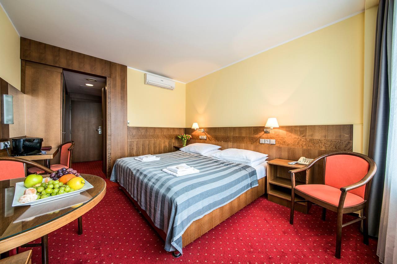 Hotel Jana Přerov Exteriör bild