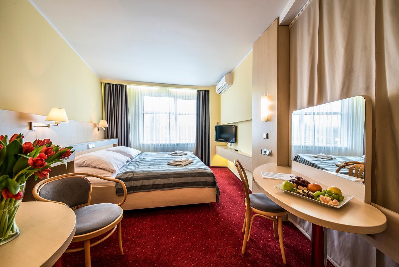 Hotel Jana Přerov Exteriör bild