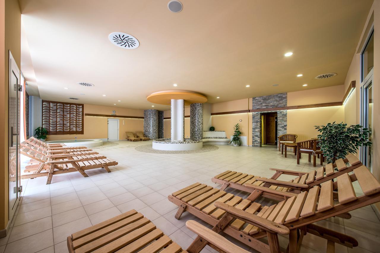 Hotel Jana Přerov Exteriör bild