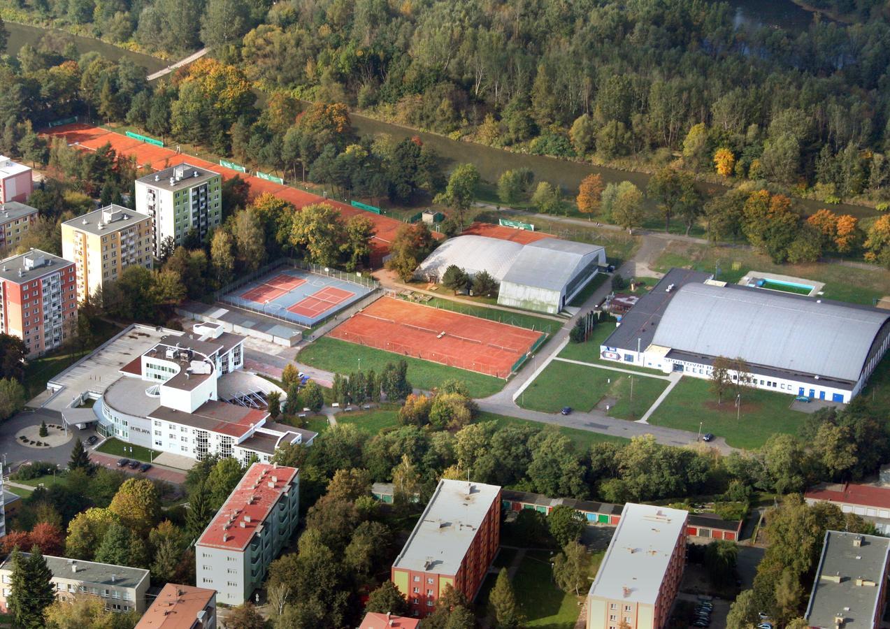 Hotel Jana Přerov Exteriör bild