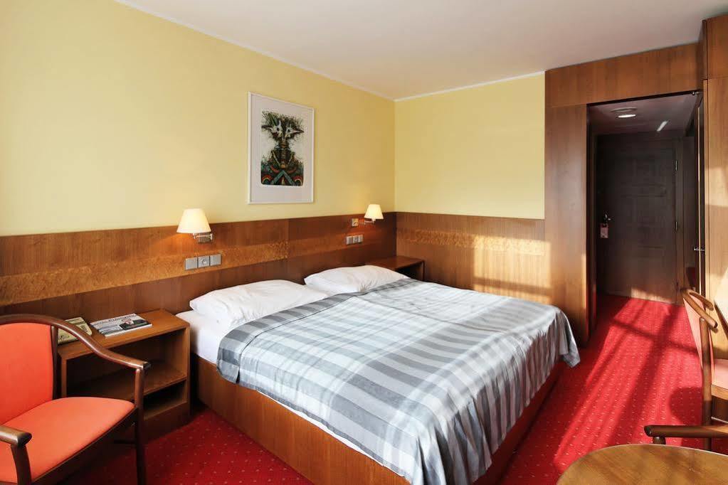 Hotel Jana Přerov Exteriör bild