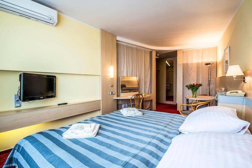 Hotel Jana Přerov Exteriör bild
